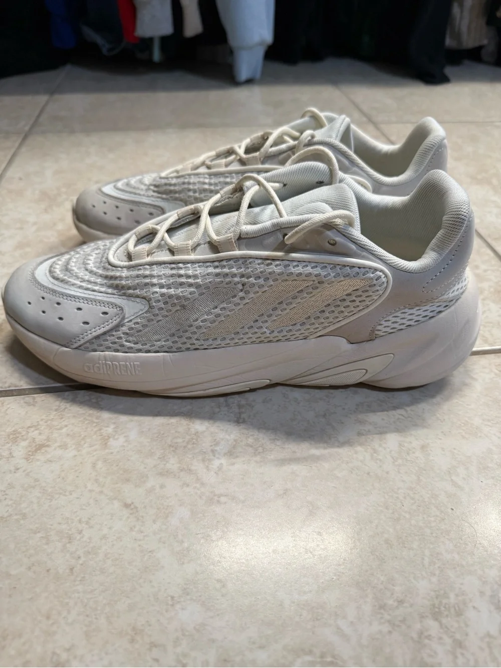 adidas ozelia size